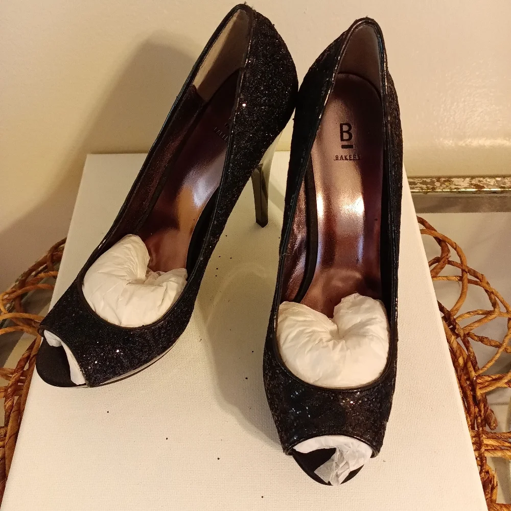 Bakers stilleto peep toe glitter bling black heel size 7.5 NWOT